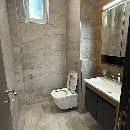 Villa Aurum Smokinya 3